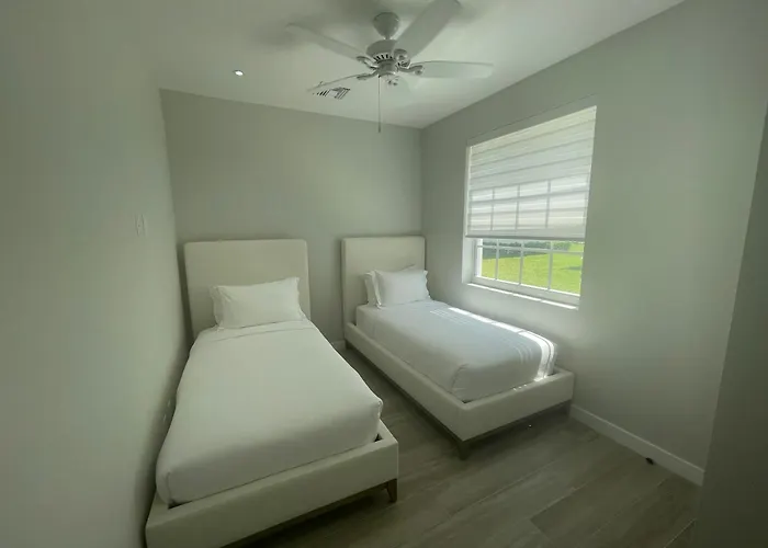 Palm Cay Marina And Resort